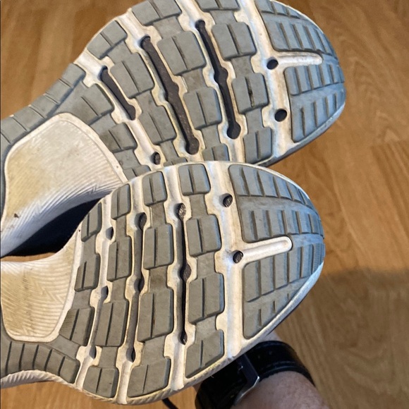 Under Armour Blue and Red Athletic Shoes - Picture 9 of 9